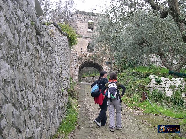 verso il complesso monastico di astapiana.JPG